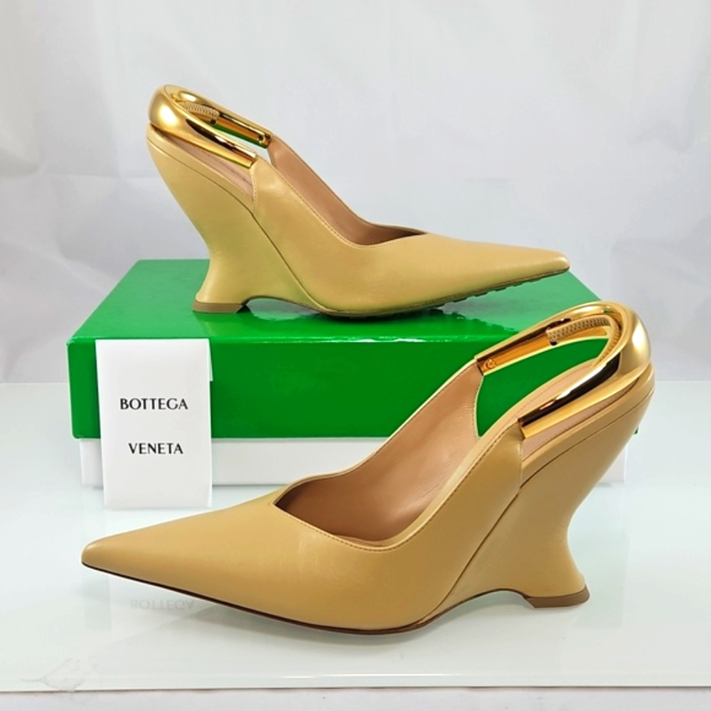 Bottega Veneta Punta Slingback Leather Wedge Pumps Size 38